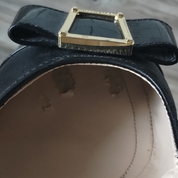 Cole Haan Black Patent Leather Bow Front Wedge Heels Size 7 - Picture 6 of 6